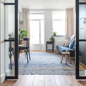 Gorgeous And Stylish Place For Two In Hip West! Apartment